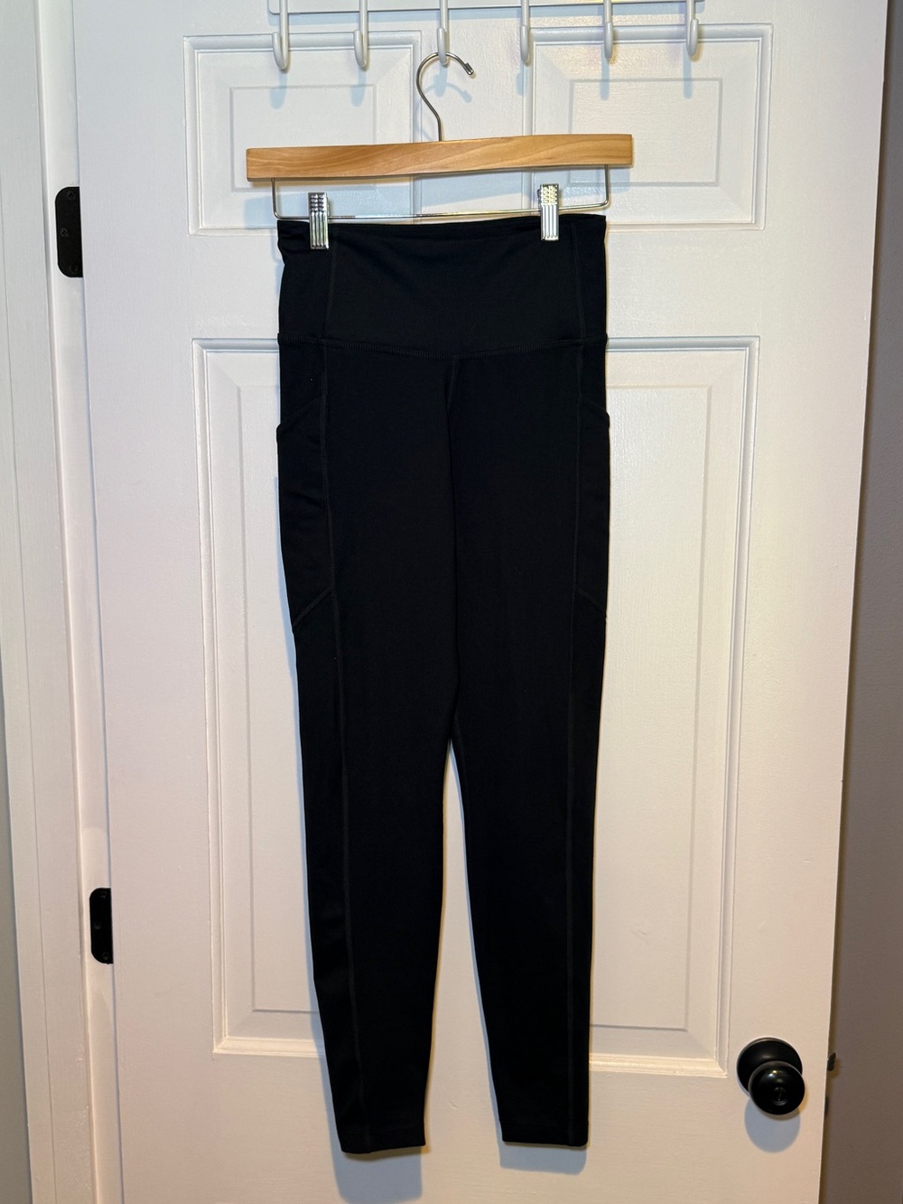 FIGS black leggings